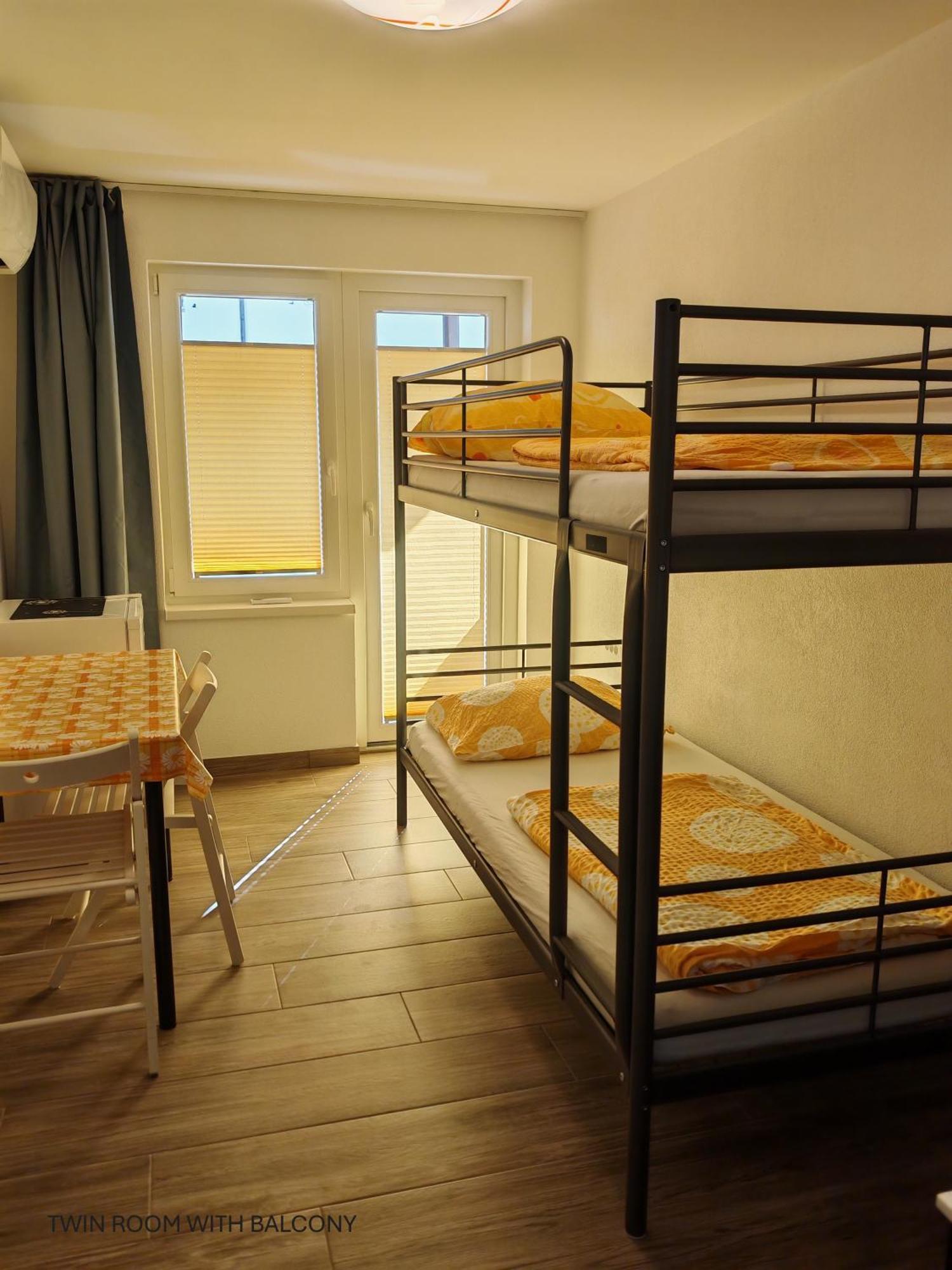 Apartment And Room Anica โทลมิน ภายนอก รูปภาพ