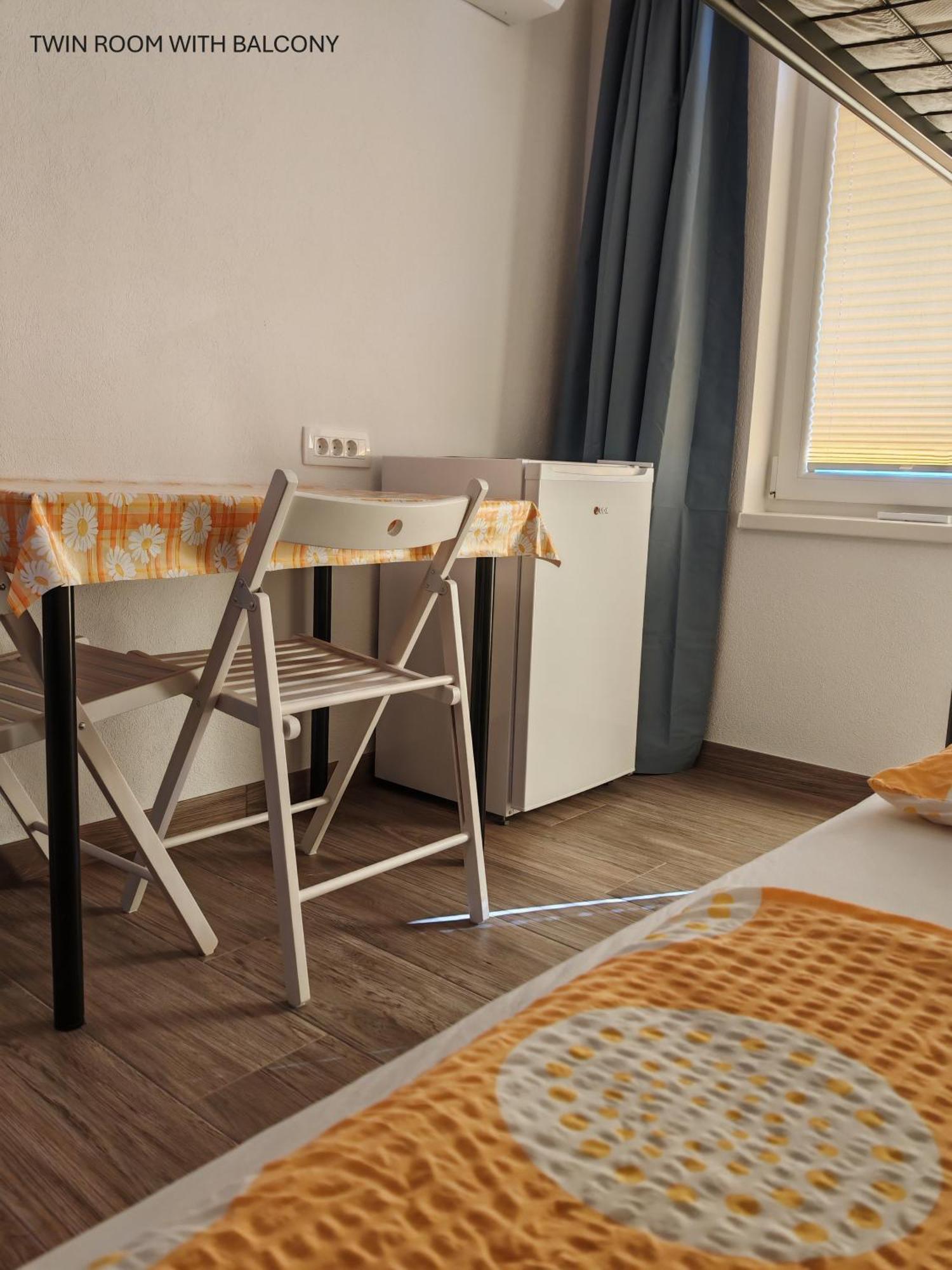 Apartment And Room Anica โทลมิน ภายนอก รูปภาพ
