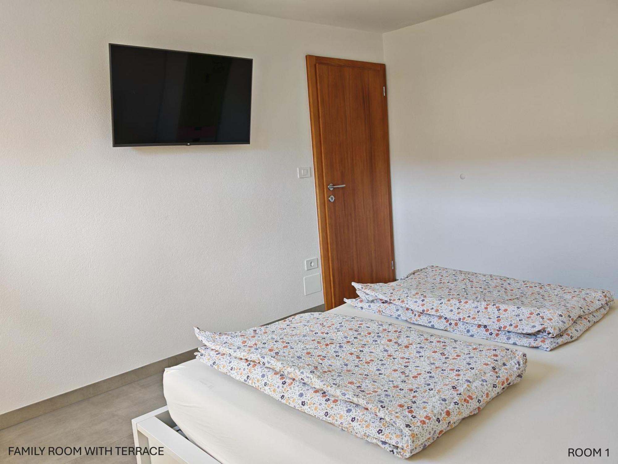 Apartment And Room Anica โทลมิน ภายนอก รูปภาพ